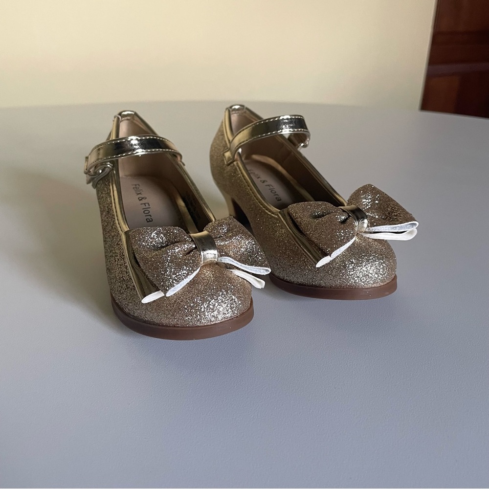 Felix & Flora Little Girl’s Sparkly Gold Heels | Size 8, 16.1 cm